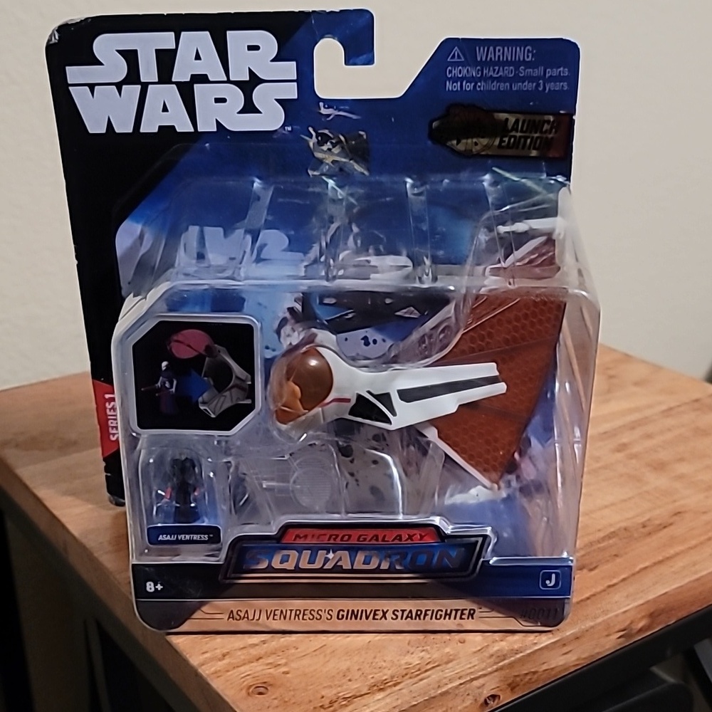 Star Wars starfighter toy.  Ginivex Starfighter